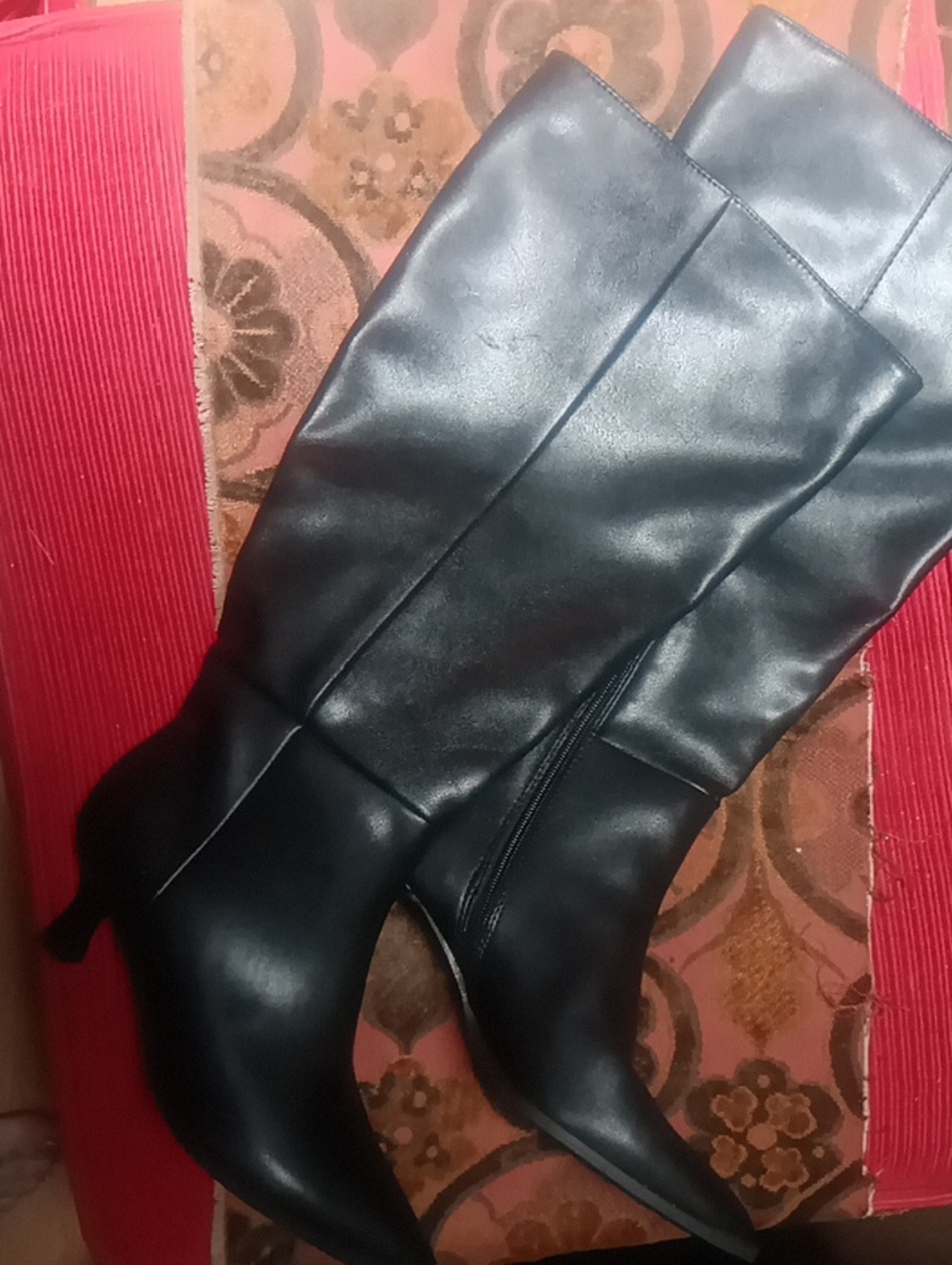 Madden Nyc Black Knee-High Pointed Toe Kitten Heel
